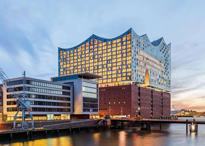 Super 8 By Wyndham Hamburg Mitte