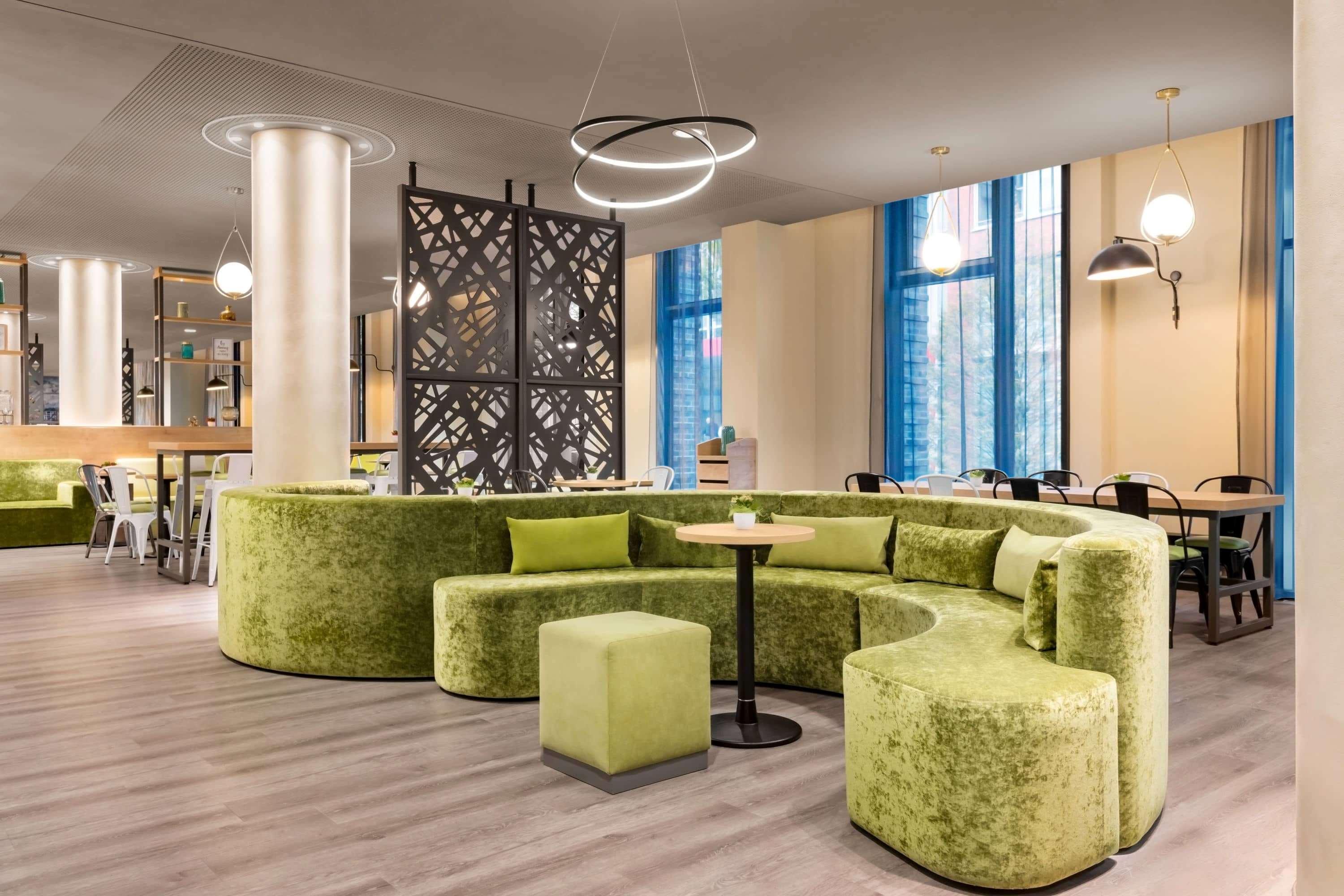 Super 8 By Wyndham Mitte Отель